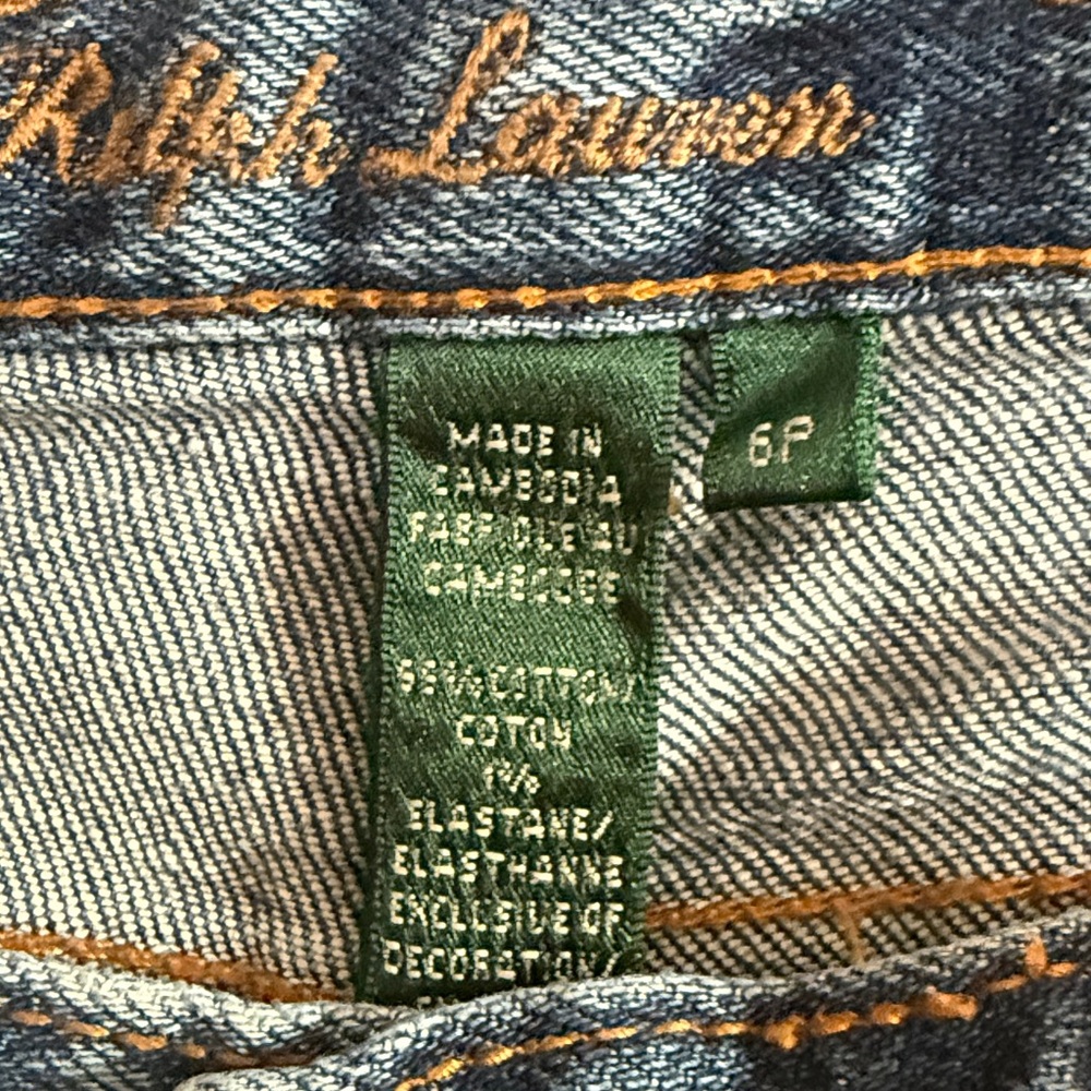 Ralph Lauren Blue Jeans, Excellent Condition. Size 6P and in-seam is 27.5. - Picture 3 of 3